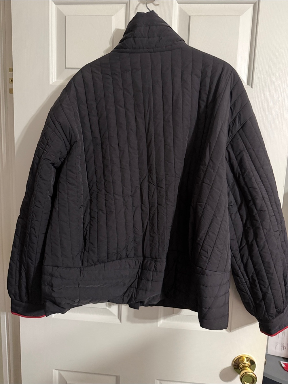 JODIFL Black Quilted Puffer Jacket with Cream Trim and Red Cuff Detail - Picture 4 of 4